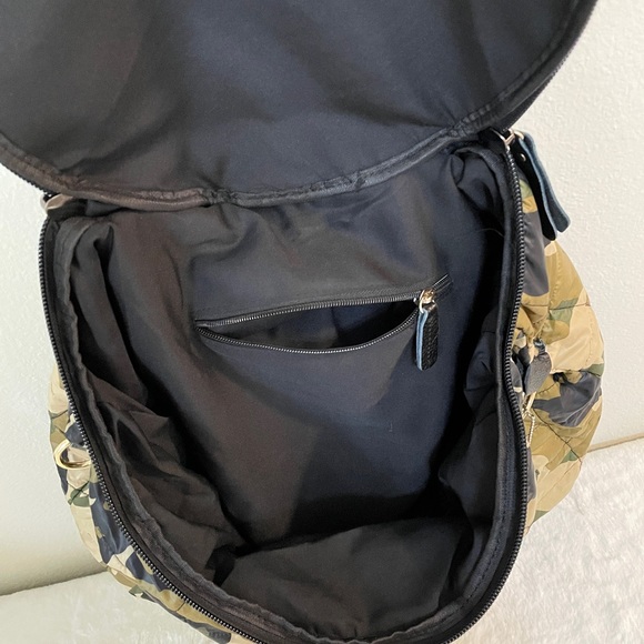 Camouflage Pattern Large Soft Bag - Picture 11 of 14